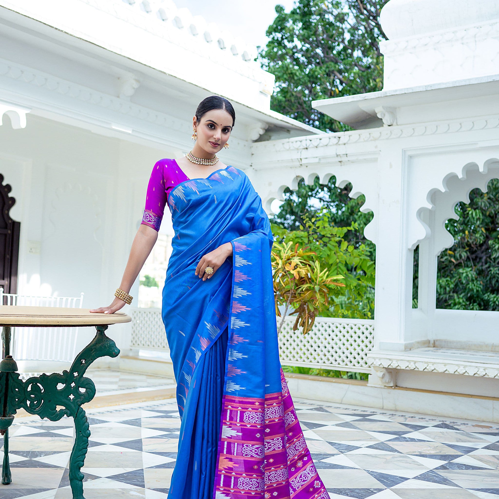 Floral Zari Weave Soft Tusser Silk Saree With Contrast Border Pallu And Blouse Piece BWV-2083